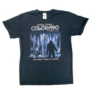 Pikes Peak Colorado Bigfoot T Shirt Mens Size M Hiking Outdoors Novelty